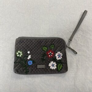 Vera Bradley Quilted Wristlet Clutch Gray Floral Embroidered Zip Pouch‎ Wallet